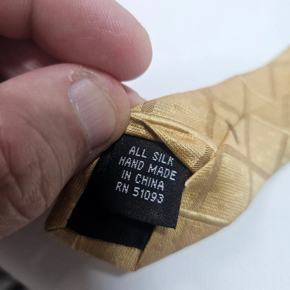 Preswick & Moore Mens Gold Plaid Silk Necktie Stain Repellent‎ Wrinkle Free